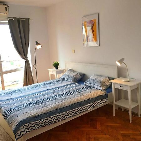 Apartment With Amazing View Near Old Town Boekarest Buitenkant foto