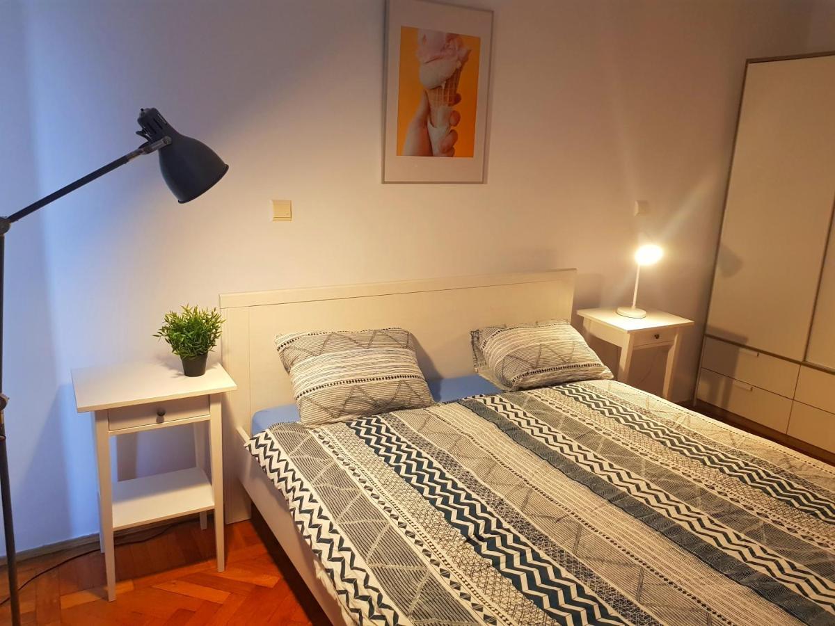 Apartment With Amazing View Near Old Town Boekarest Buitenkant foto