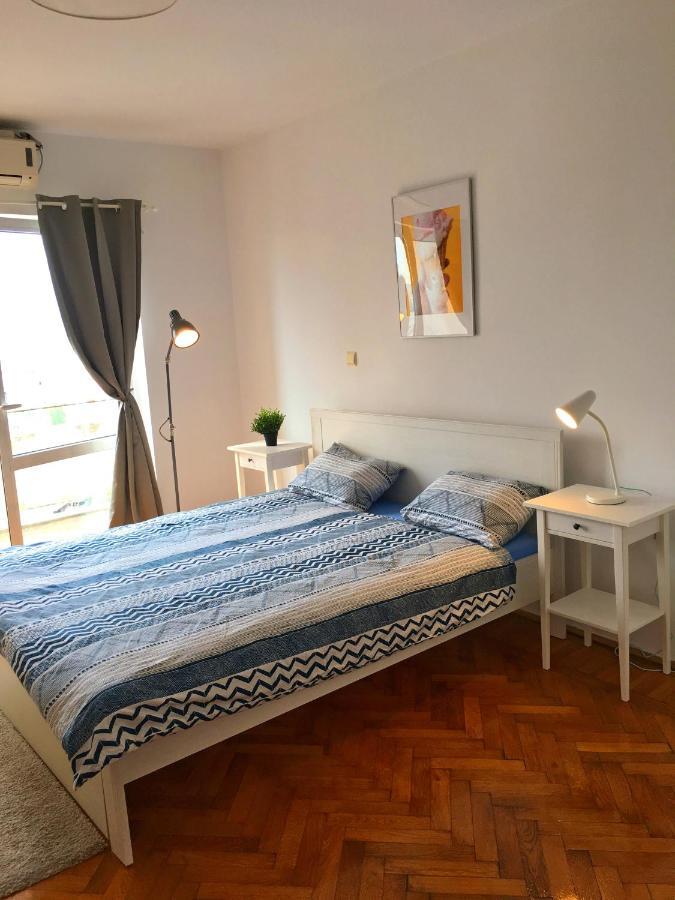 Apartment With Amazing View Near Old Town Boekarest Buitenkant foto